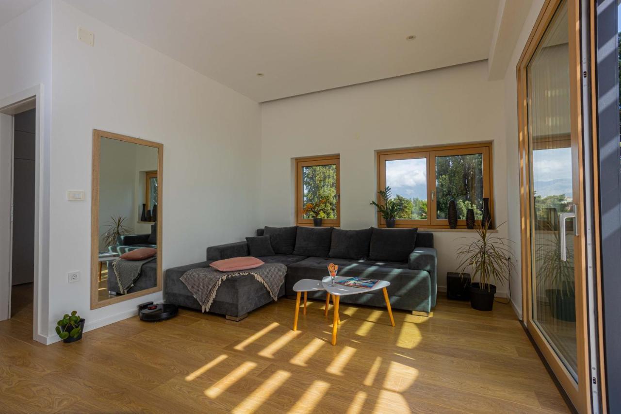 Amai Apartment Split Exterior photo